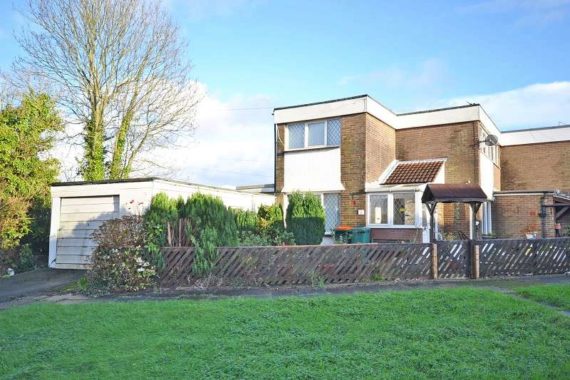 3 Bedroom End of Ter...